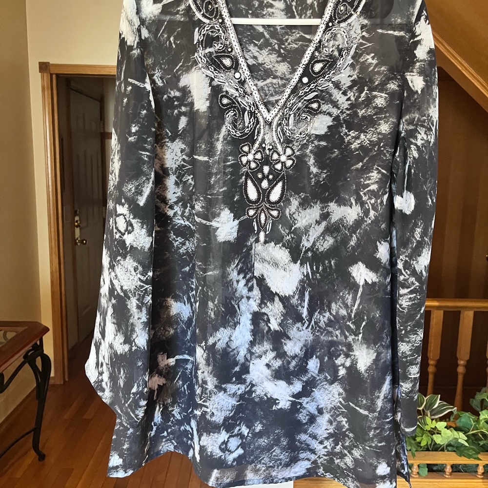 Elegant Black and White Women's Top